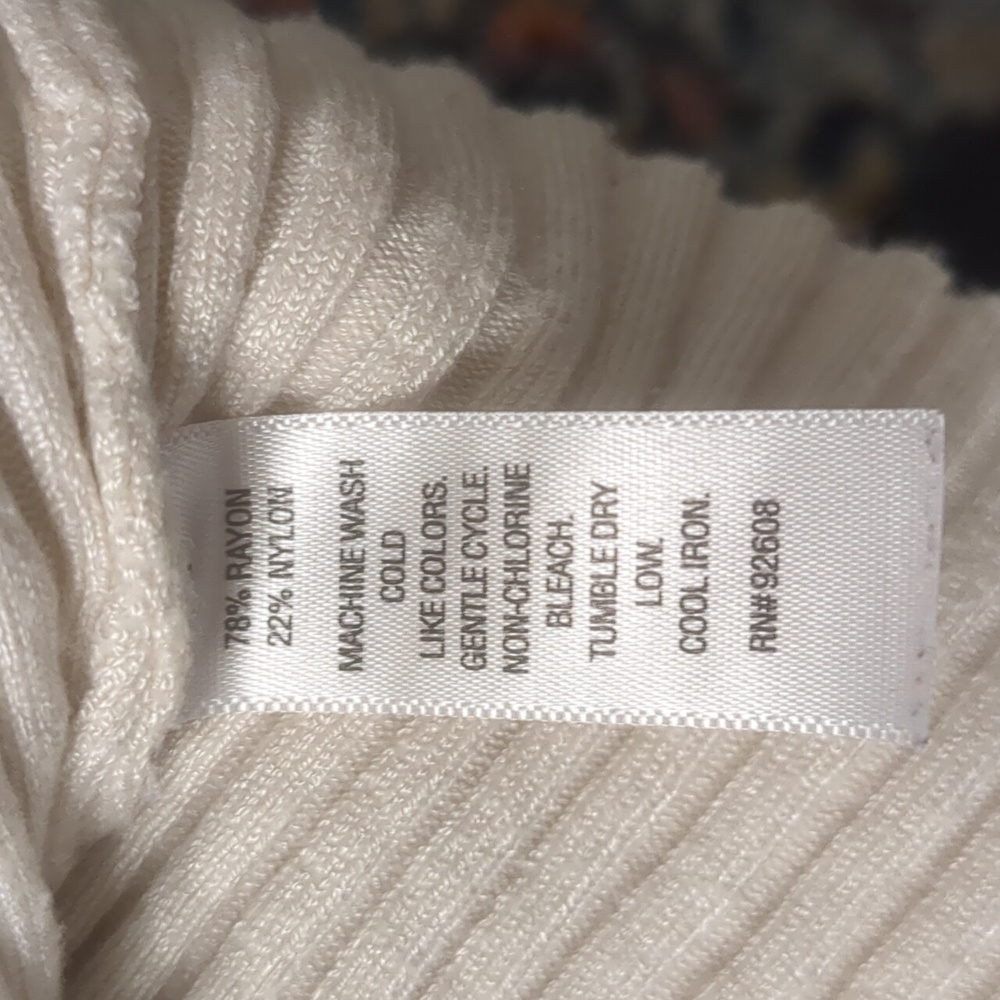 Cream long-sleeve - Picture 5 of 5